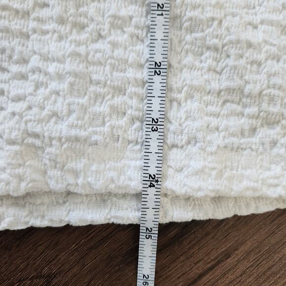 VINCE White Textured V Neck Top XL Minimalist Casual Classic Neutral Office - Picture 8 of 8